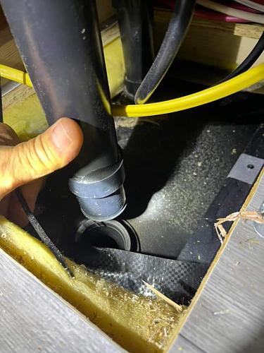 Click image for larger version

Name:	Plumbing vent pipe not connected to holding tank.jpg
Views:	16
Size:	61.5 KB
ID:	14385
