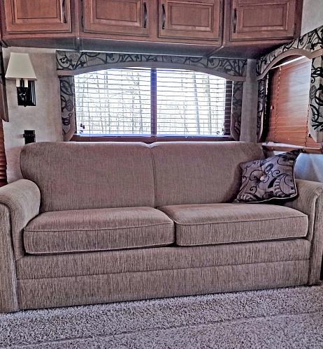 Click image for larger version

Name:	couch.jpg
Views:	19
Size:	421.5 KB
ID:	11803